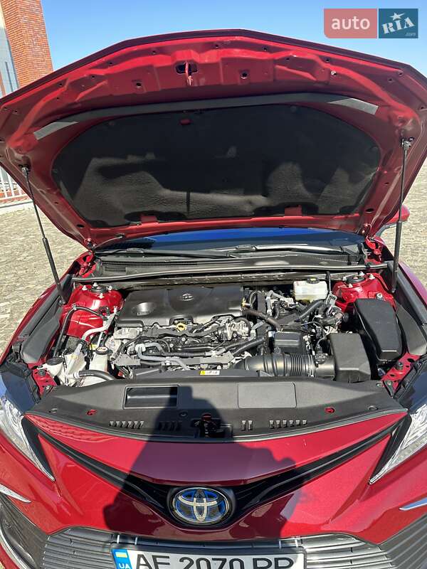 Седан Toyota Camry 2020 в Днепре