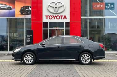 Седан Toyota Camry 2013 в 