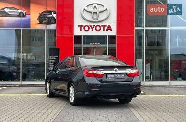 Седан Toyota Camry 2013 в 