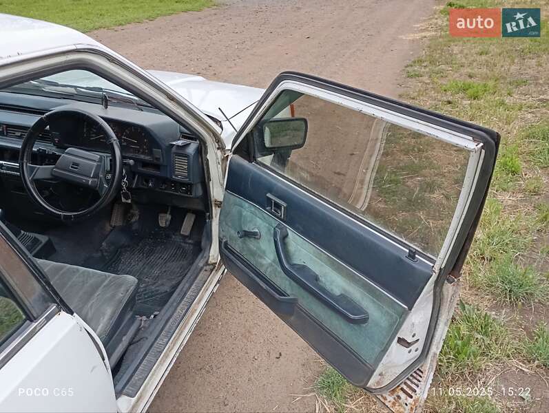 Седан Toyota Camry 1985 в Первомайске