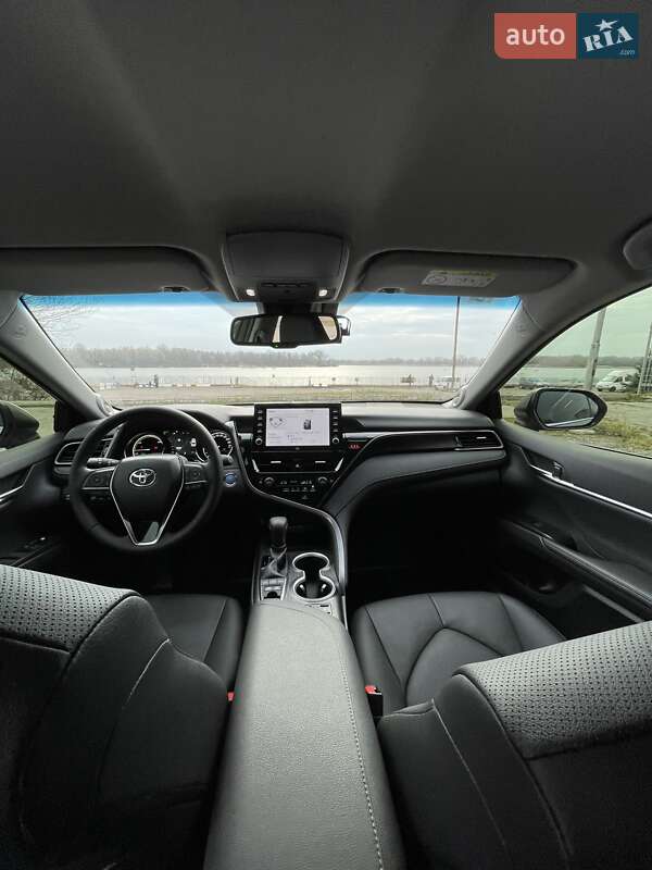 Седан Toyota Camry 2021 в Кременчуге