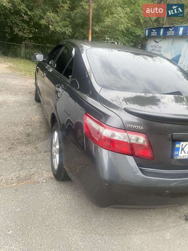 Седан Toyota Camry 2008 в Киеве