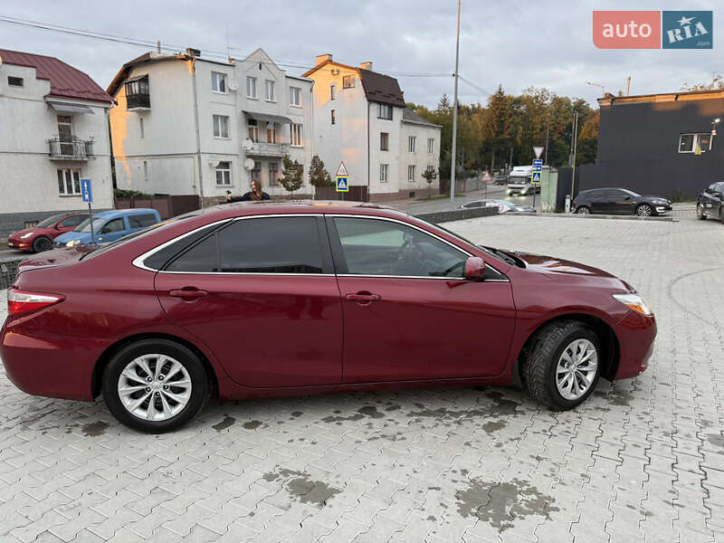 Седан Toyota Camry 2017 в Львові