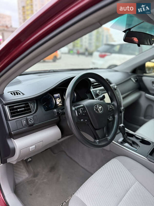 Седан Toyota Camry 2017 в Львові