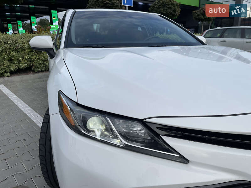 Седан Toyota Camry 2018 в Києві