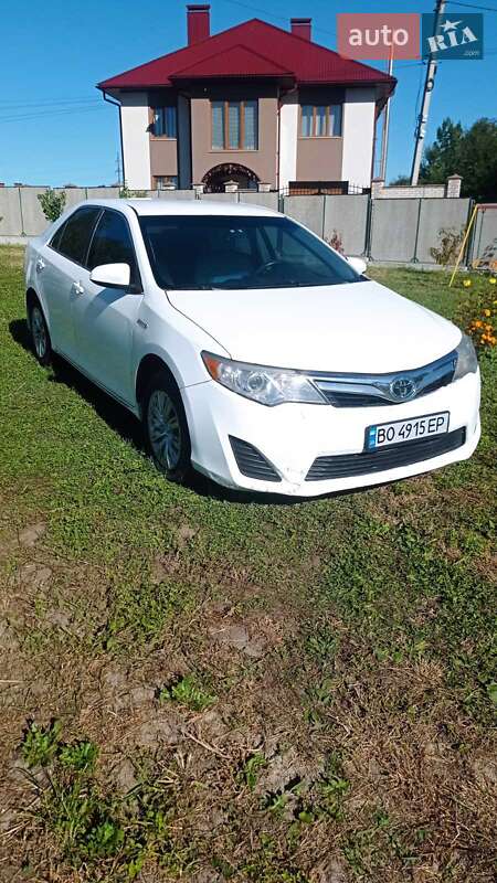Седан Toyota Camry 2014 в Тернополі