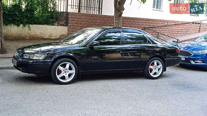 Седан Toyota Camry 2000 в Одесі