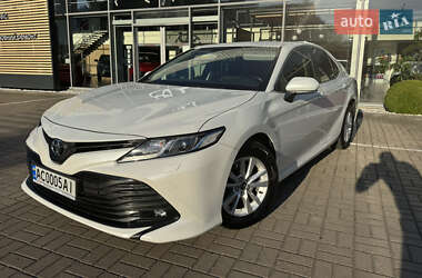 Седан Toyota Camry 2018 в Луцке
