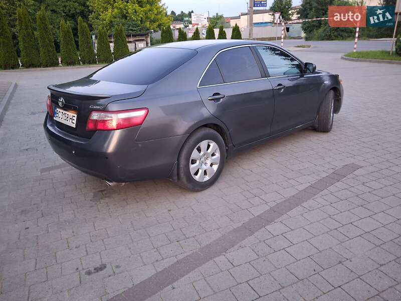 Седан Toyota Camry 2006 в Жидачові