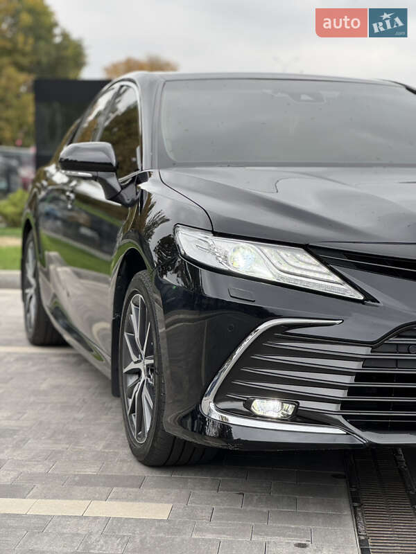 Седан Toyota Camry 2021 в Днепре