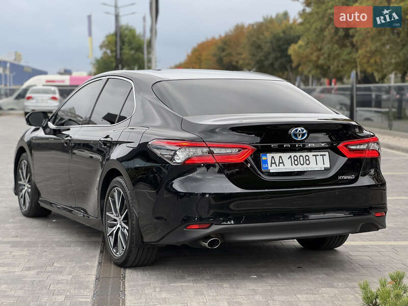 Седан Toyota Camry 2021 в Днепре