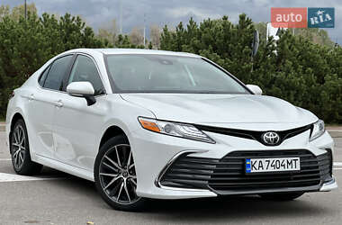 Седан Toyota Camry 2021 в Киеве