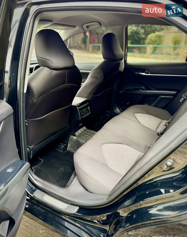 Седан Toyota Camry 2018 в Києві