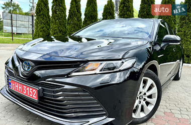 Седан Toyota Camry 2020 в Трускавці
