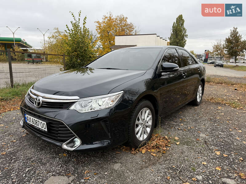Седан Toyota Camry 2016 в Харкові
