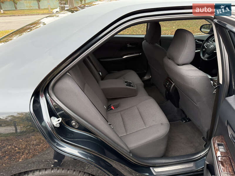 Седан Toyota Camry 2016 в Харкові