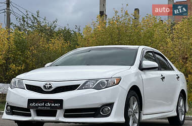 Седан Toyota Camry 2013 в Николаеве