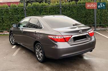 Седан Toyota Camry 2015 в Киеве