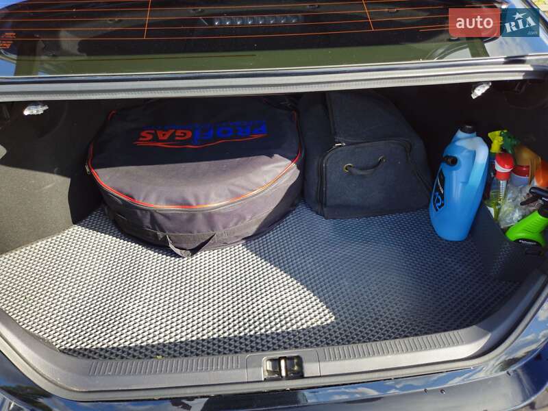 Седан Toyota Camry 2021 в Киеве фото 17 Седан Toyota Camry 2021 в Киеве