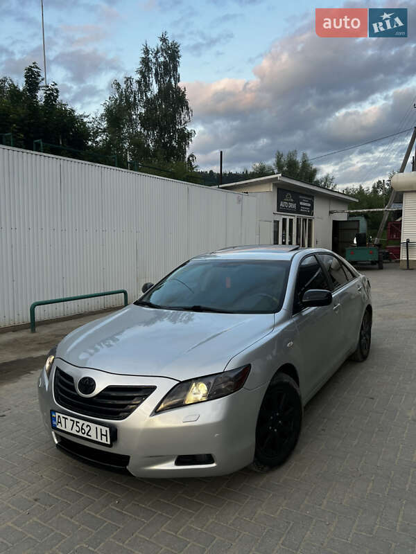 Седан Toyota Camry 2007 в Вижниці