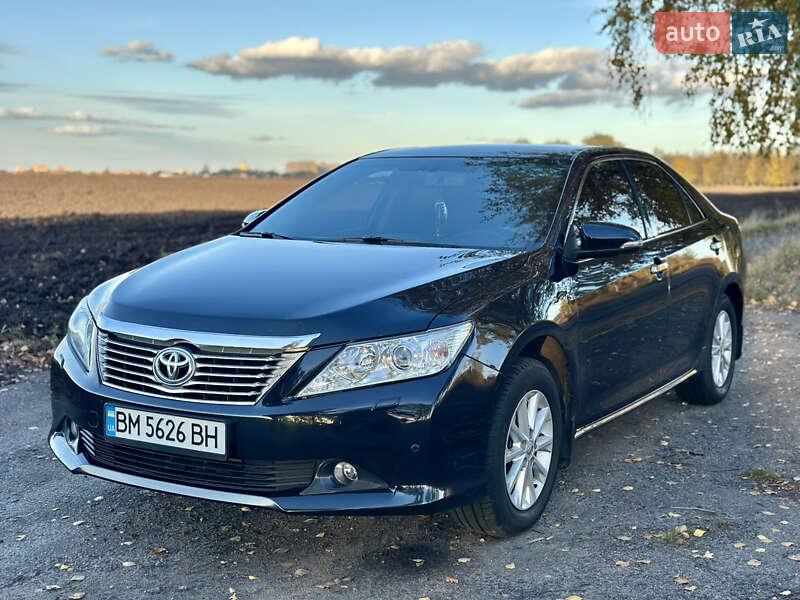Седан Toyota Camry 2013 в Сумах