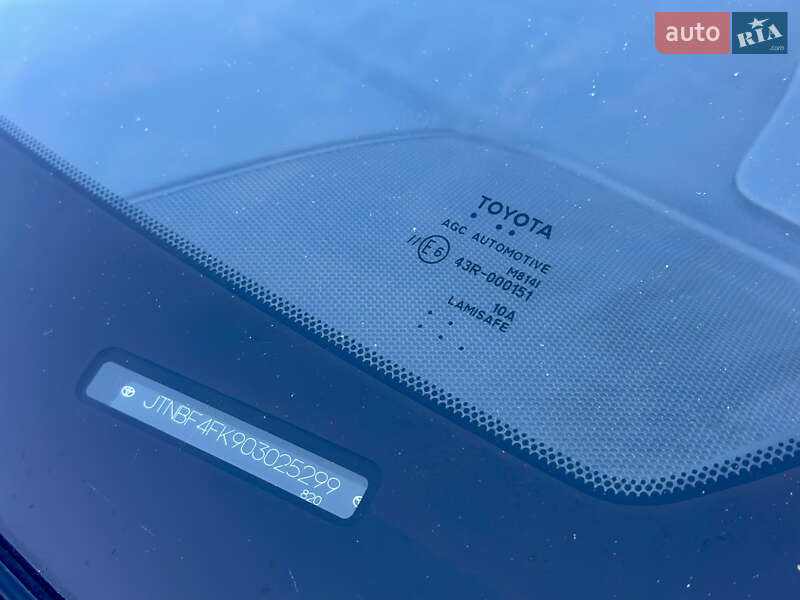 Седан Toyota Camry 2013 в Сумах