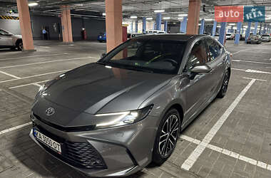 Седан Toyota Camry 2024 в Киеве