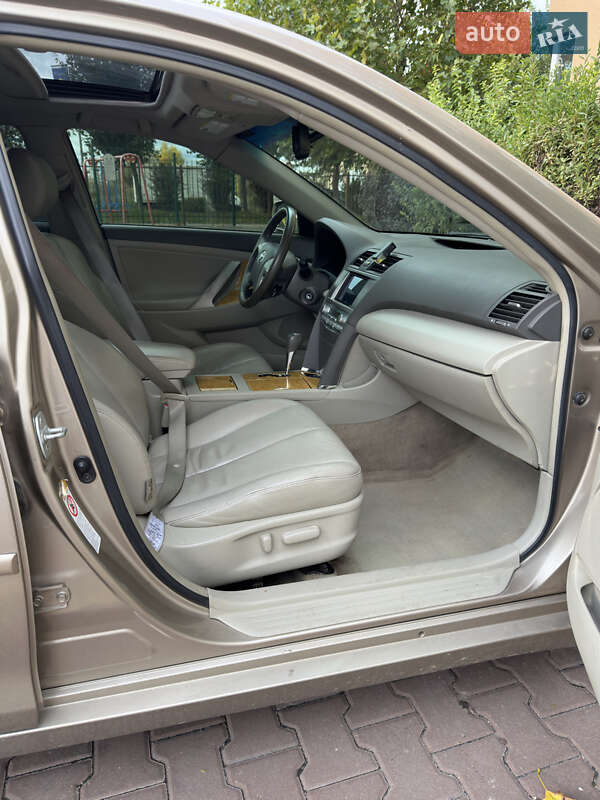 Седан Toyota Camry 2007 в Софіївській Борщагівці