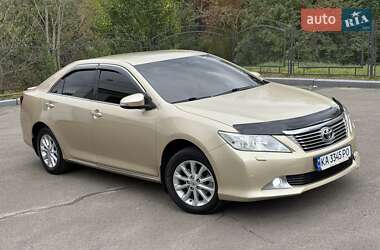 Седан Toyota Camry 2012 в Киеве