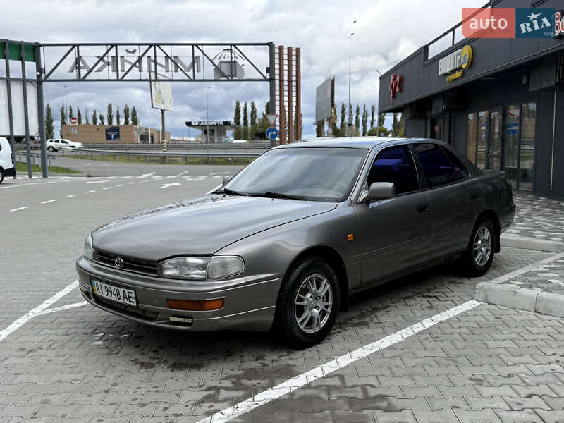 Седан Toyota Camry 1993 в Борисполе
