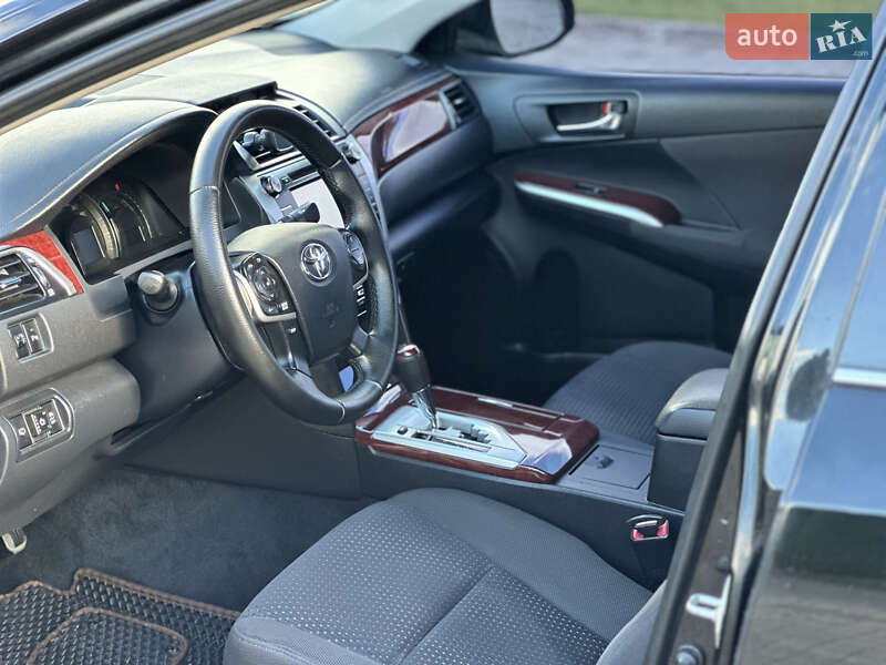 Седан Toyota Camry 2013 в Львове