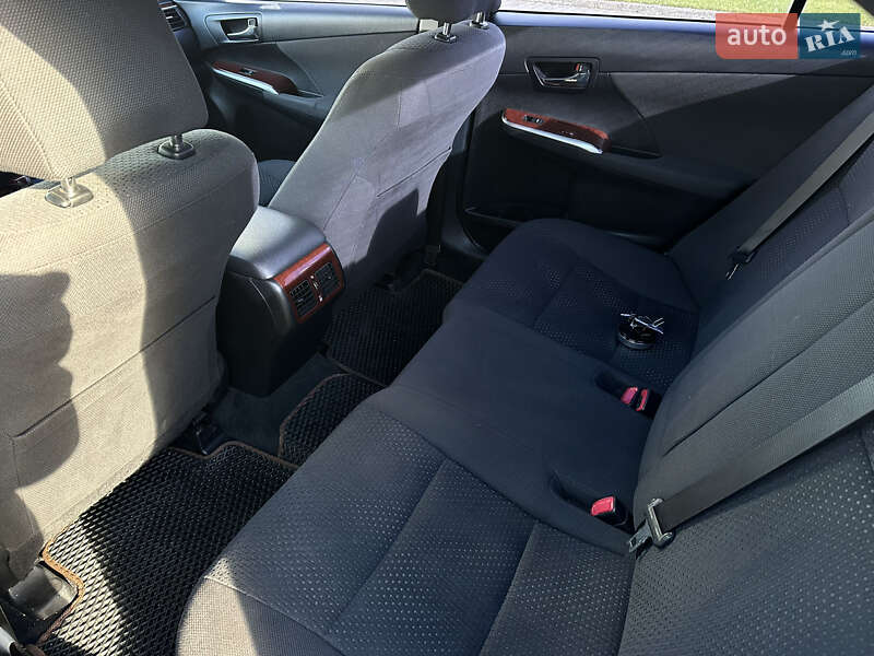 Седан Toyota Camry 2013 в Львове