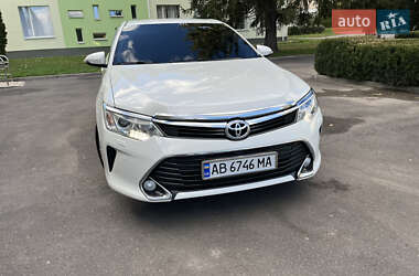 Седан Toyota Camry 2017 в Тульчині