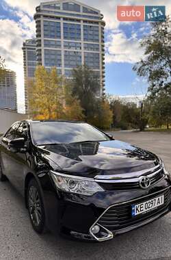 Седан Toyota Camry 2016 в Днепре