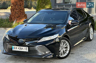 Седан Toyota Camry 2020 в Виннице