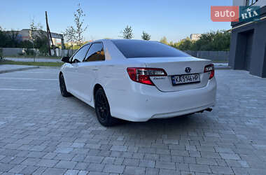 Седан Toyota Camry 2015 в 