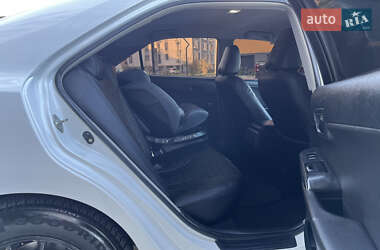 Седан Toyota Camry 2015 в 