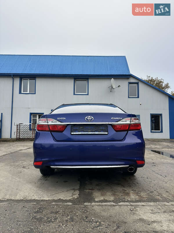 Седан Toyota Camry 2016 в Луцьку