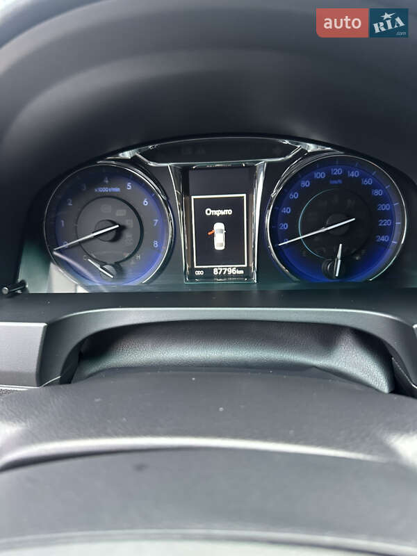 Седан Toyota Camry 2016 в Луцьку