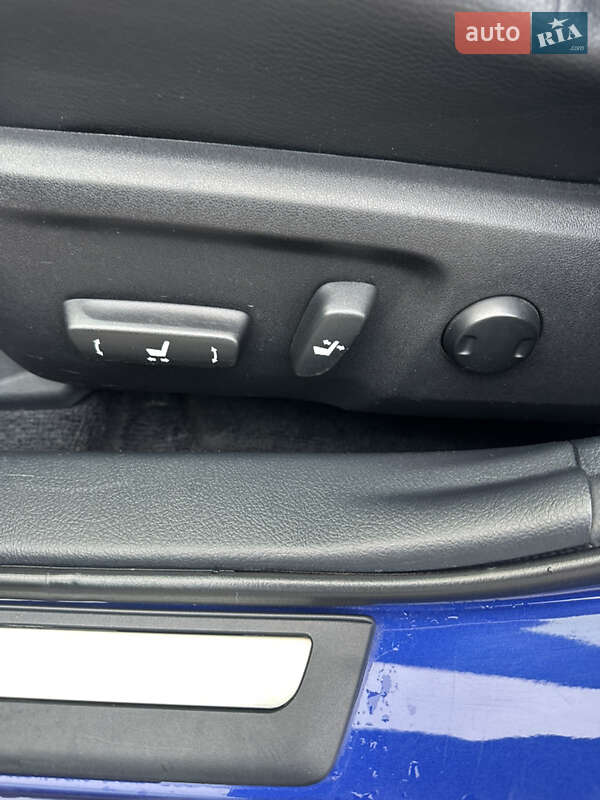 Седан Toyota Camry 2016 в Луцьку