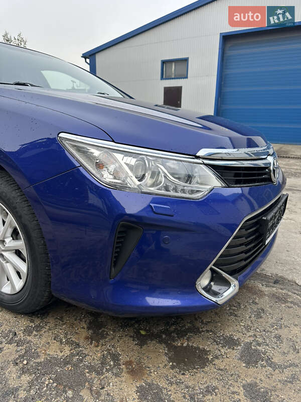 Седан Toyota Camry 2016 в Луцьку
