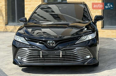 Седан Toyota Camry 2018 в Кропивницком