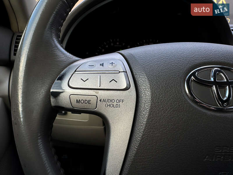 Седан Toyota Camry 2008 в Києві