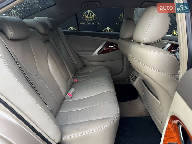 Седан Toyota Camry 2008 в Києві