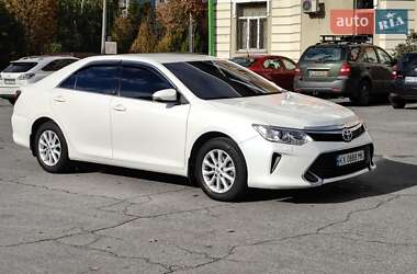 Седан Toyota Camry 2015 в 