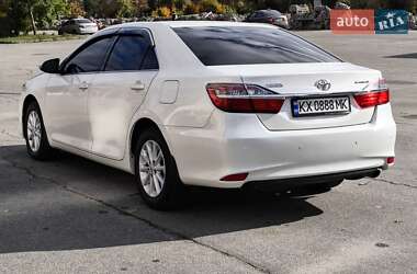 Седан Toyota Camry 2015 в 