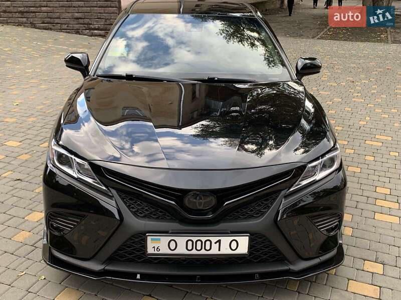 Седан Toyota Camry 2018 в Одессе
