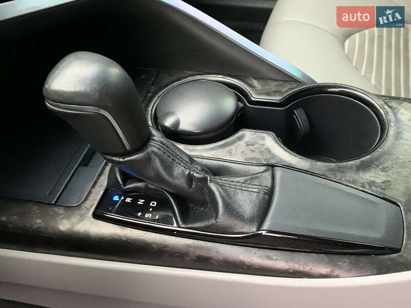 Седан Toyota Camry 2018 в Одессе