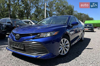 Седан Toyota Camry 2017 в Умані
