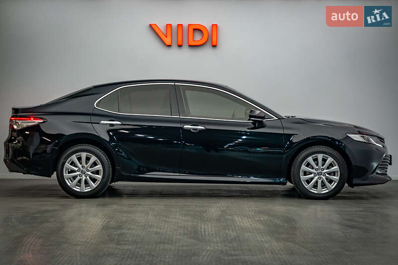 Седан Toyota Camry 2018 в Києві